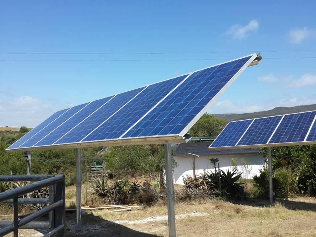 Stillbay off grid solar installation solar array, ground mounted