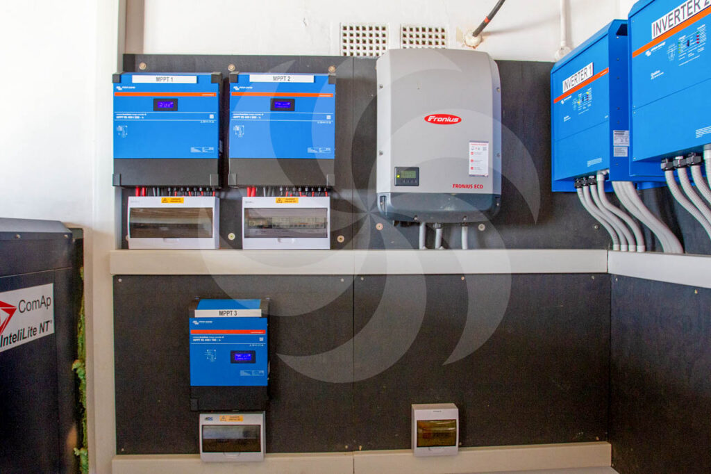 27 kVA grid-tied Fronius Eco inverter and Victron MPPTs